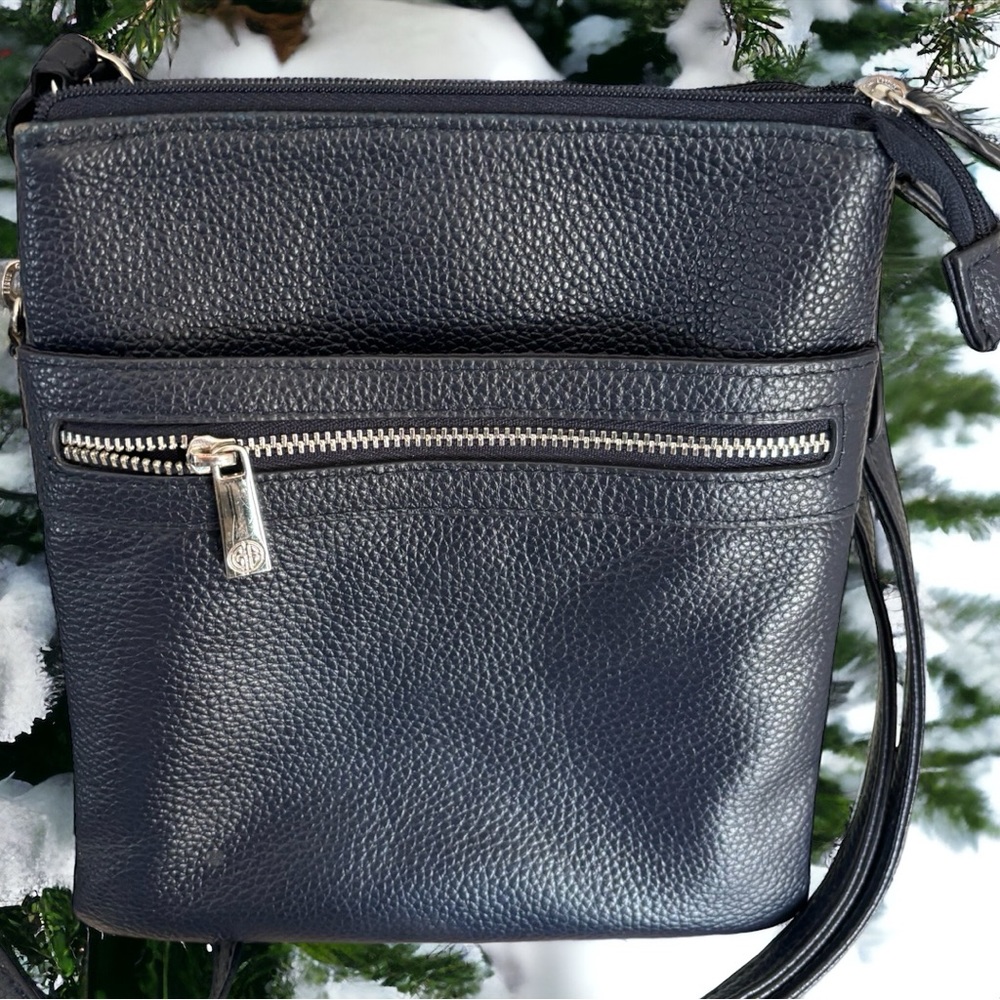 Giani Bernini Triple-Zip Dasher Crossbody EUC in Navy Blue